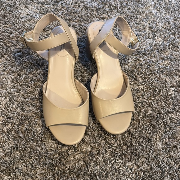 NWOB! Giani Bernini heels - Picture 2 of 4